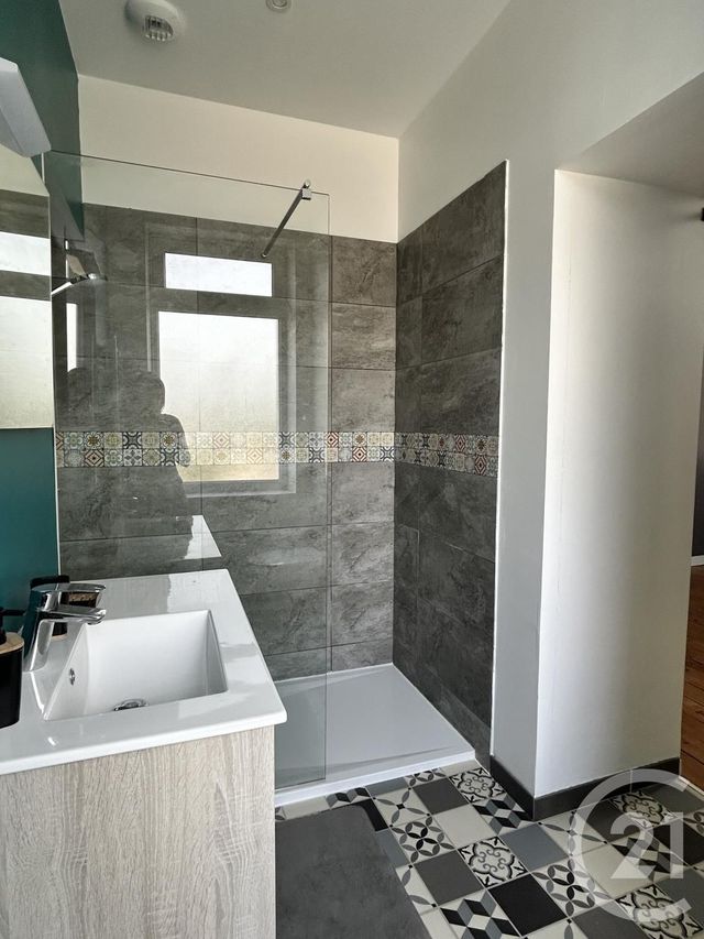 Appartement Chambre &agrave; louer - 1 pi&egrave;ce - 22,30 m2 - Ruelle Sur Touvre - 16 - POITOU-CHARENTES