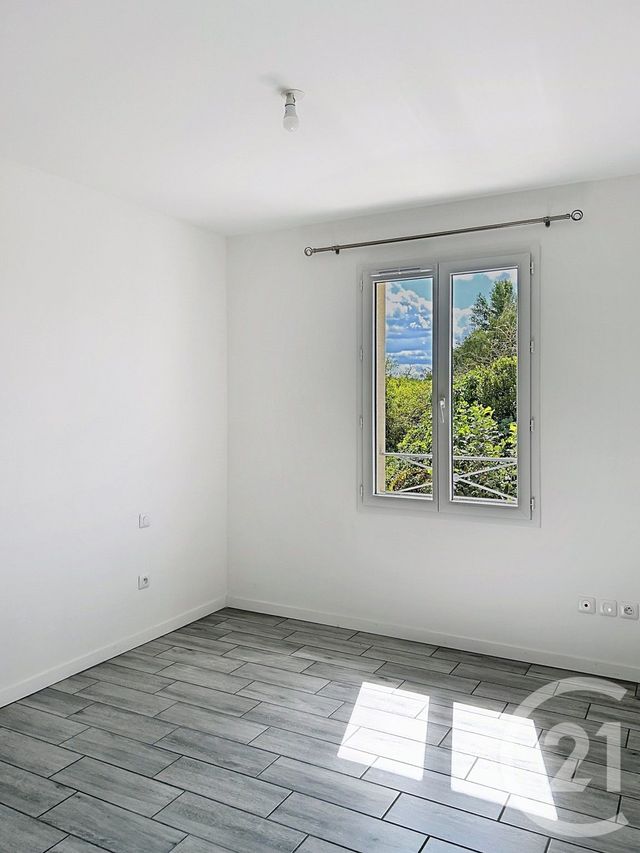 Maison &agrave; louer - 4 pi&egrave;ces - 97 m2 - St Yrieix Sur Charente - 16 - POITOU-CHARENTES