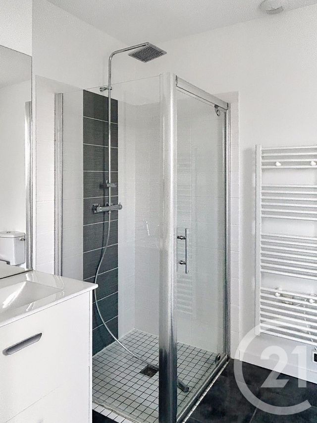 Maison &agrave; louer - 4 pi&egrave;ces - 97 m2 - St Yrieix Sur Charente - 16 - POITOU-CHARENTES