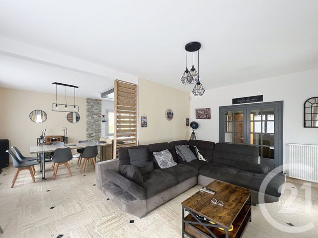 Maison &agrave; louer - 6 pi&egrave;ces - 185,72 m2 - Fleac - 16 - POITOU-CHARENTES