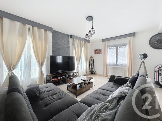 Maison &agrave; louer - 6 pi&egrave;ces - 185,72 m2 - Fleac - 16 - POITOU-CHARENTES