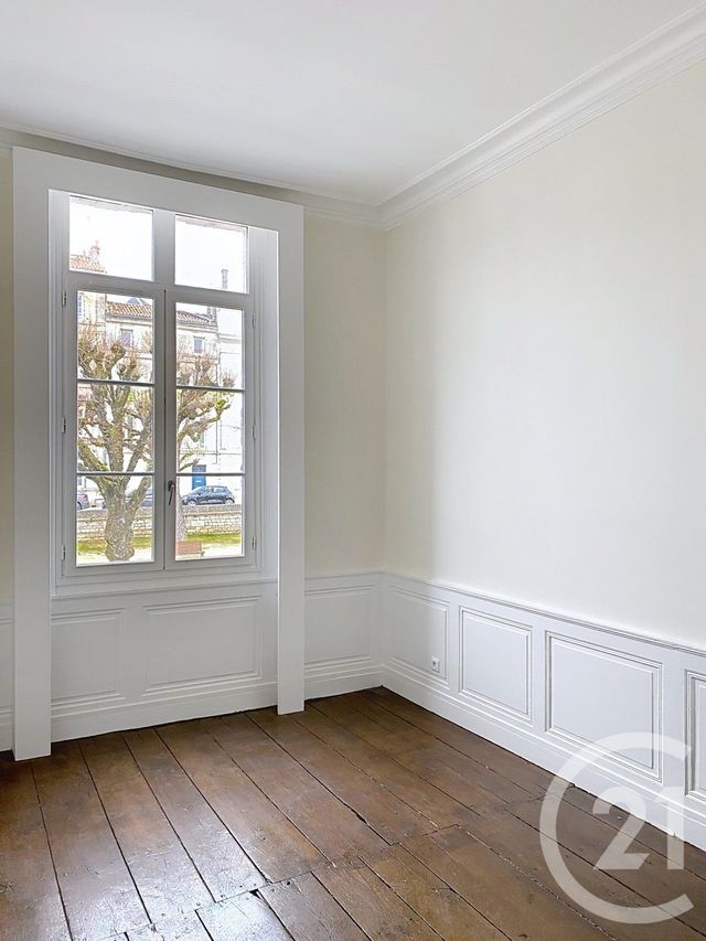 Appartement F3 &agrave; louer - 3 pi&egrave;ces - 71,70 m2 - Angouleme - 16 - POITOU-CHARENTES