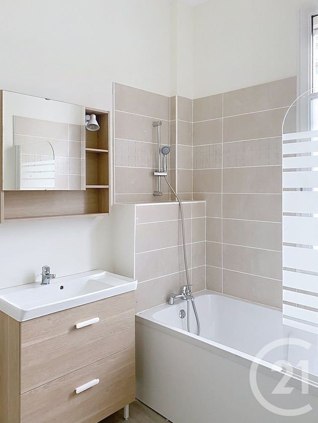 Appartement F3 &agrave; louer - 3 pi&egrave;ces - 71,70 m2 - Angouleme - 16 - POITOU-CHARENTES