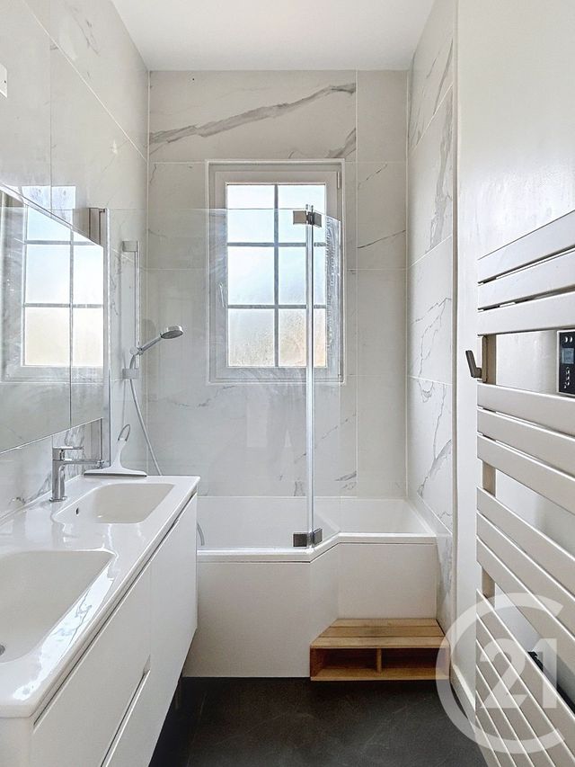 Maison &agrave; louer - 5 pi&egrave;ces - 114 m2 - Angouleme - 16 - POITOU-CHARENTES