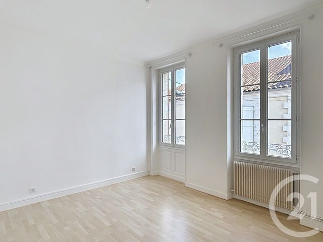 Maison &agrave; louer - 5 pi&egrave;ces - 114 m2 - Angouleme - 16 - POITOU-CHARENTES