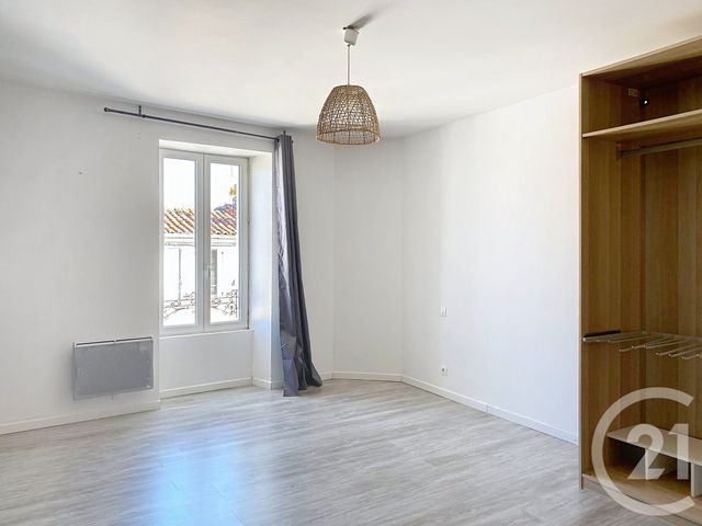 Maison &agrave; louer - 3 pi&egrave;ces - 81,63 m2 - Angouleme - 16 - POITOU-CHARENTES