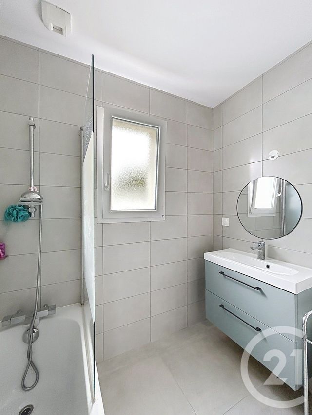 Maison &agrave; louer - 4 pi&egrave;ces - 91,74 m2 - La Couronne - 16 - POITOU-CHARENTES