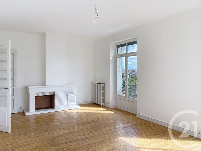 Appartement F5 &agrave; louer - 5 pi&egrave;ces - 113 m2 - Angouleme - 16 - POITOU-CHARENTES