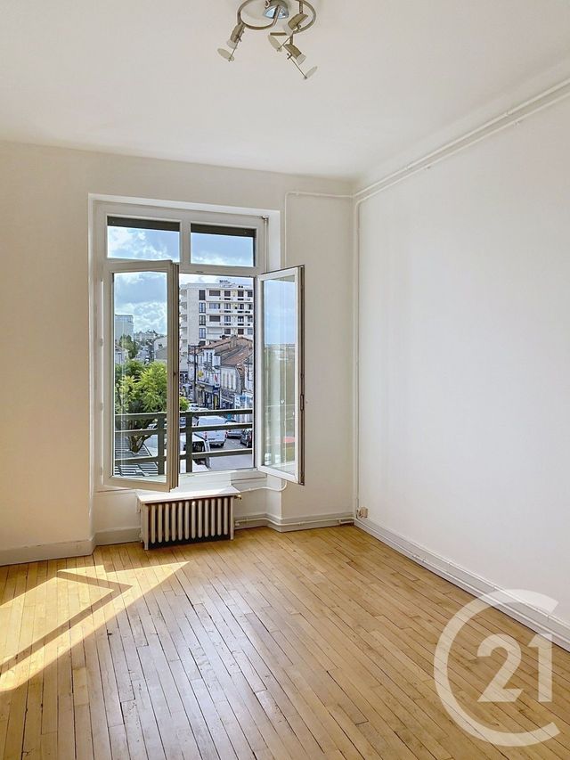 Appartement F5 &agrave; louer - 5 pi&egrave;ces - 113 m2 - Angouleme - 16 - POITOU-CHARENTES