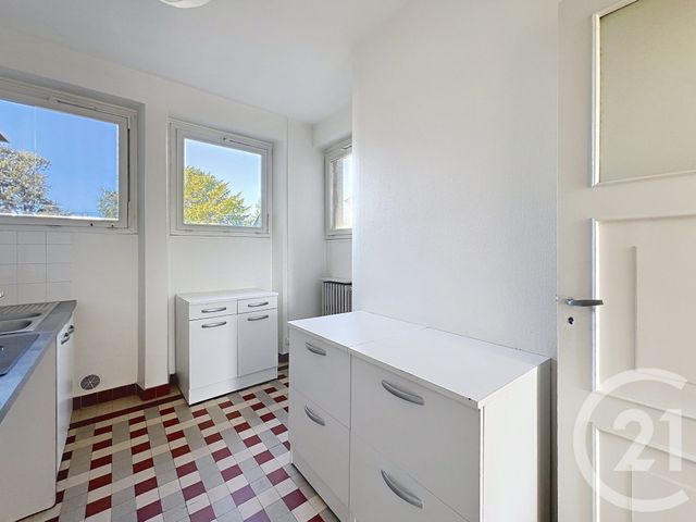 Appartement F5 &agrave; louer - 5 pi&egrave;ces - 113 m2 - Angouleme - 16 - POITOU-CHARENTES