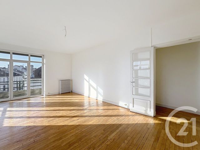 Appartement F5 &agrave; louer - 5 pi&egrave;ces - 113 m2 - Angouleme - 16 - POITOU-CHARENTES