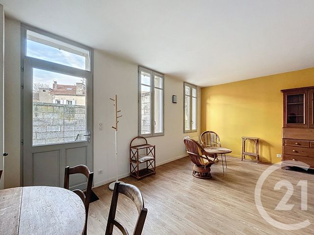 Appartement Studio &agrave; louer - 1 pi&egrave;ce - 32,59 m2 - Angouleme - 16 - POITOU-CHARENTES