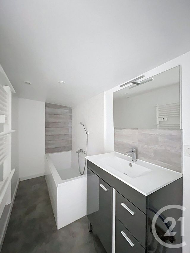 Maison &agrave; louer - 2 pi&egrave;ces - 34,52 m2 - Magnac Sur Touvre - 16 - POITOU-CHARENTES