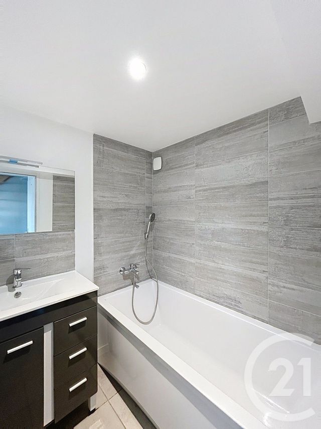 Maison &agrave; louer - 2 pi&egrave;ces - 26,70 m2 - Magnac Sur Touvre - 16 - POITOU-CHARENTES