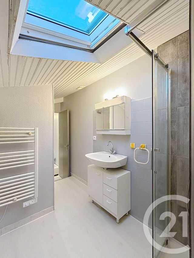 Appartement T1 &agrave; louer - 1 pi&egrave;ce - 33,14 m2 - L Isle D Espagnac - 16 - POITOU-CHARENTES