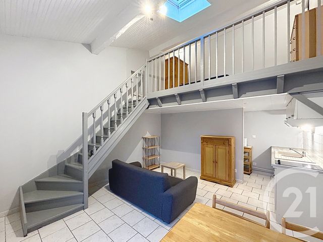 Appartement T1 &agrave; louer - 1 pi&egrave;ce - 33,14 m2 - L Isle D Espagnac - 16 - POITOU-CHARENTES