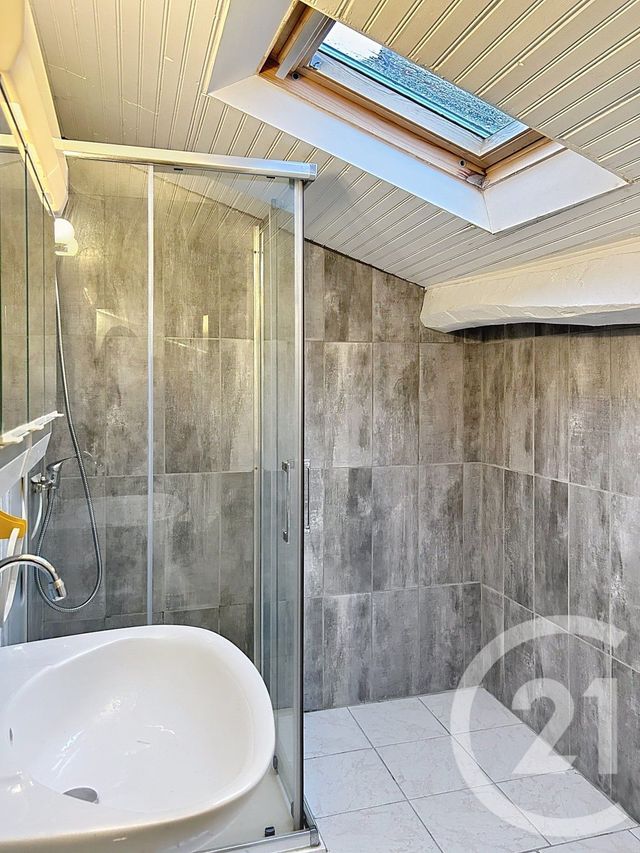 Appartement T1 &agrave; louer - 1 pi&egrave;ce - 33,14 m2 - L Isle D Espagnac - 16 - POITOU-CHARENTES