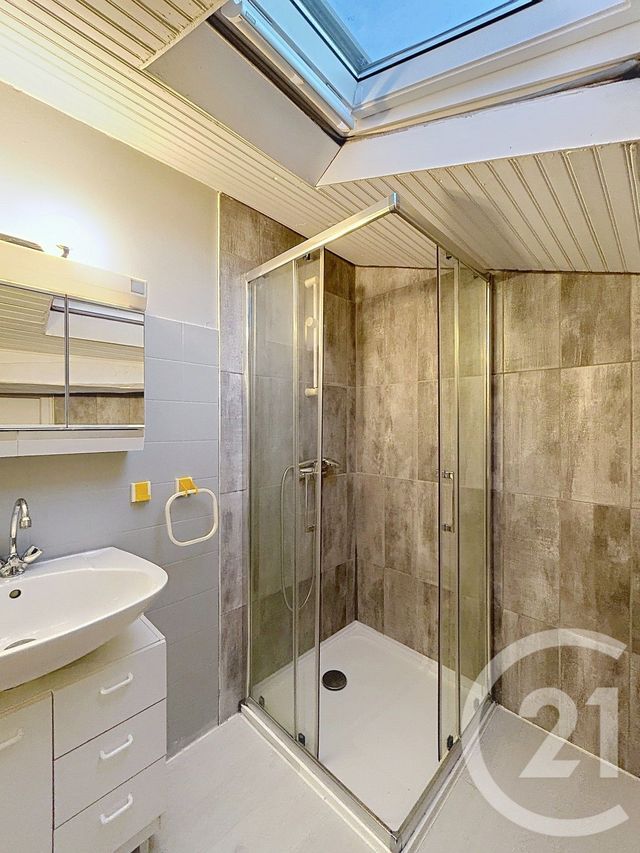 Appartement T1 &agrave; louer - 1 pi&egrave;ce - 33,14 m2 - L Isle D Espagnac - 16 - POITOU-CHARENTES