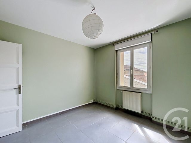 Appartement F3 &agrave; louer - 3 pi&egrave;ces - 62,76 m2 - Angouleme - 16 - POITOU-CHARENTES