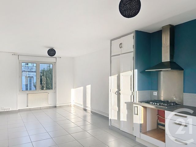 Appartement F3 &agrave; louer - 3 pi&egrave;ces - 62,76 m2 - Angouleme - 16 - POITOU-CHARENTES
