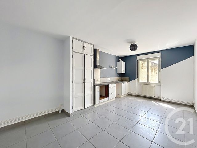 Appartement F3 &agrave; louer - 3 pi&egrave;ces - 62,76 m2 - Angouleme - 16 - POITOU-CHARENTES