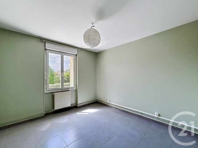 Appartement F3 &agrave; louer - 3 pi&egrave;ces - 62,76 m2 - Angouleme - 16 - POITOU-CHARENTES