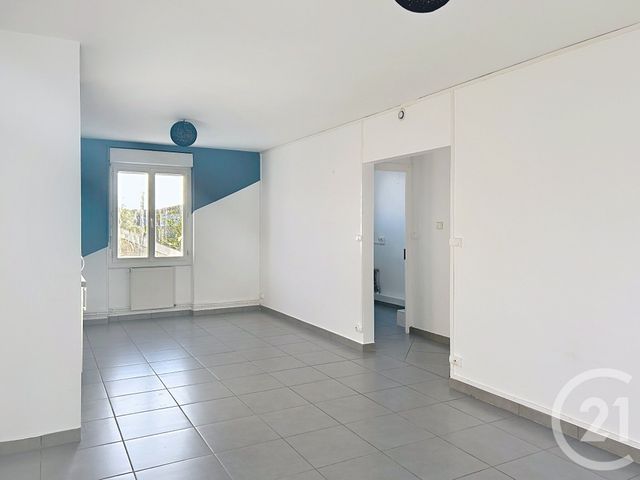 Appartement F3 &agrave; louer - 3 pi&egrave;ces - 62,76 m2 - Angouleme - 16 - POITOU-CHARENTES