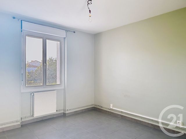 Appartement F3 &agrave; louer - 3 pi&egrave;ces - 62,76 m2 - Angouleme - 16 - POITOU-CHARENTES