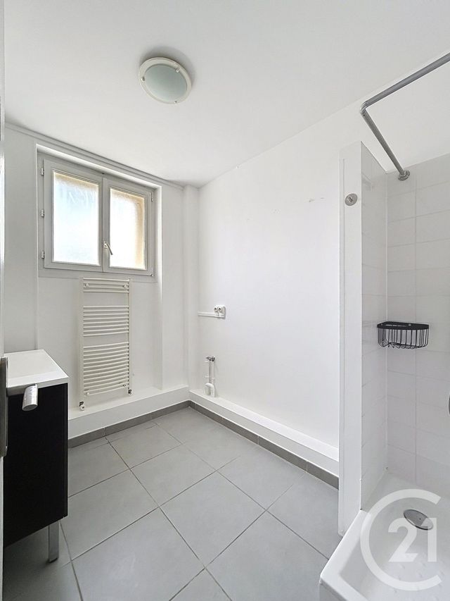 Appartement F3 &agrave; louer - 3 pi&egrave;ces - 62,76 m2 - Angouleme - 16 - POITOU-CHARENTES