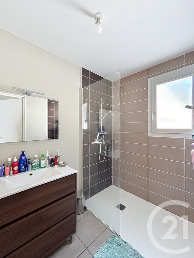 Maison &agrave; louer - 4 pi&egrave;ces - 81,21 m2 - Gond Pontouvre - 16 - POITOU-CHARENTES