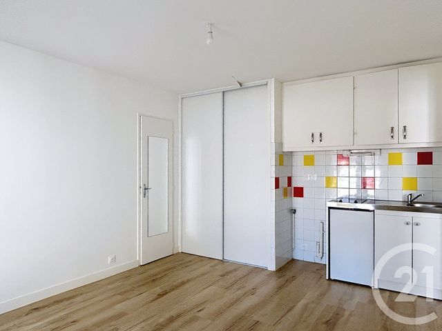 Appartement F2 &agrave; louer - 2 pi&egrave;ces - 30,50 m2 - St Michel - 16 - POITOU-CHARENTES