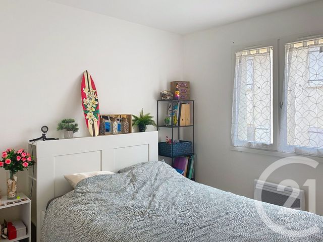 Appartement F2 &agrave; louer - 2 pi&egrave;ces - 30,50 m2 - St Michel - 16 - POITOU-CHARENTES