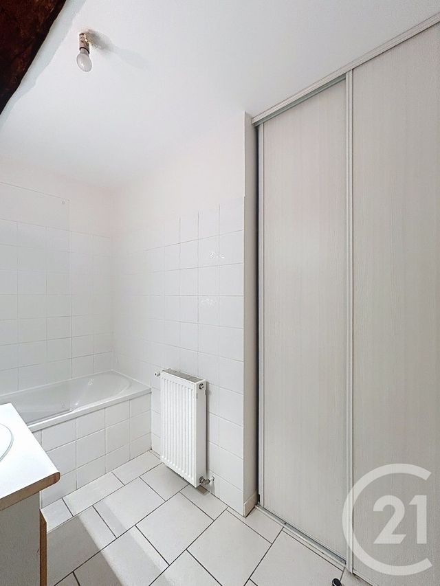 Appartement F3 &agrave; louer - 3 pi&egrave;ces - 54,90 m2 - Angouleme - 16 - POITOU-CHARENTES