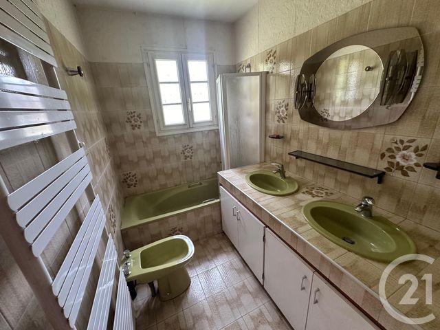 Maison &agrave; vendre - 8 pi&egrave;ces - 123,50 m2 - Ruelle Sur Touvre - 16 - POITOU-CHARENTES