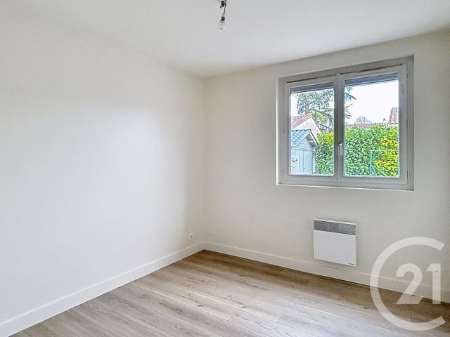 Maison &agrave; louer - 4 pi&egrave;ces - 94 m2 - La Couronne - 16 - POITOU-CHARENTES