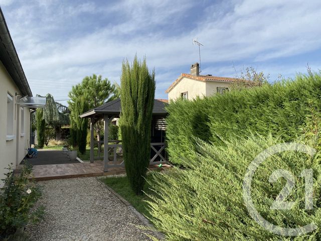 Maison &agrave; louer - 4 pi&egrave;ces - 94 m2 - La Couronne - 16 - POITOU-CHARENTES