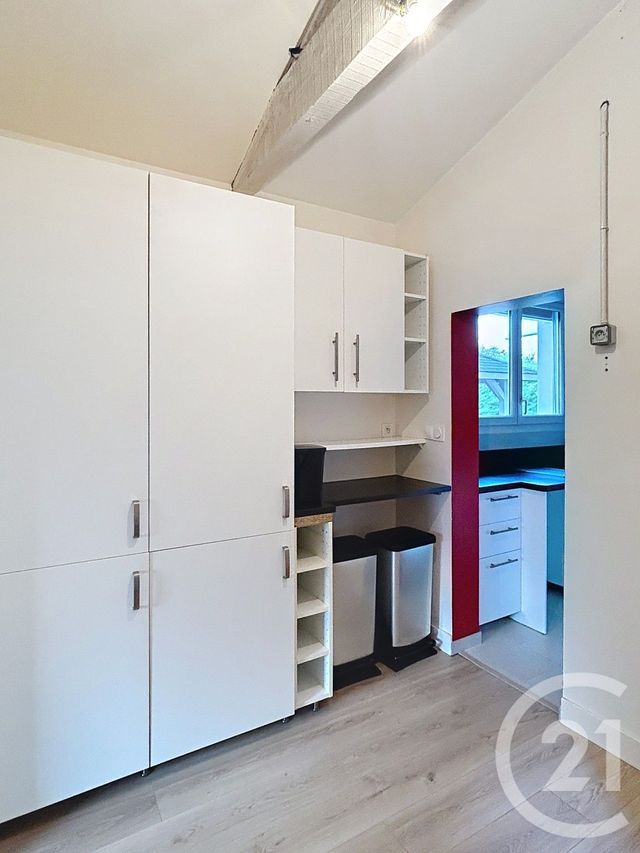 Maison &agrave; louer - 4 pi&egrave;ces - 94 m2 - La Couronne - 16 - POITOU-CHARENTES