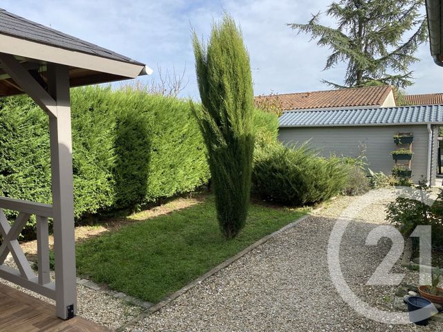 Maison &agrave; louer - 4 pi&egrave;ces - 94 m2 - La Couronne - 16 - POITOU-CHARENTES