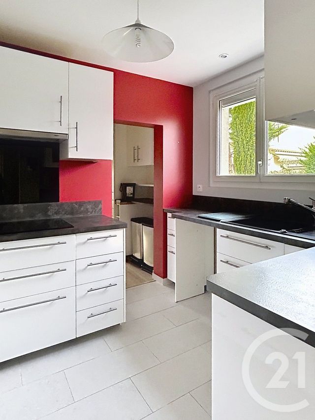 Maison &agrave; louer - 4 pi&egrave;ces - 94 m2 - La Couronne - 16 - POITOU-CHARENTES