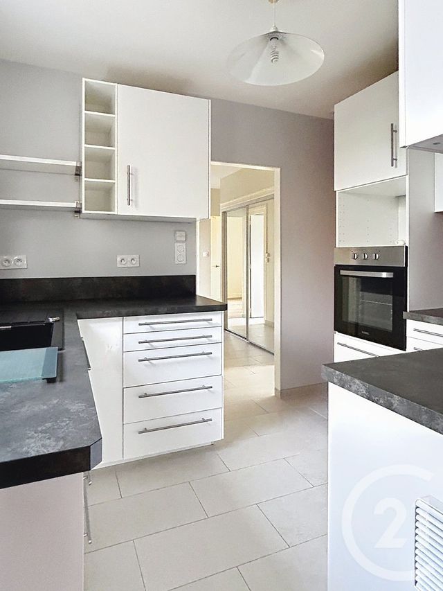 Maison &agrave; louer - 4 pi&egrave;ces - 94 m2 - La Couronne - 16 - POITOU-CHARENTES