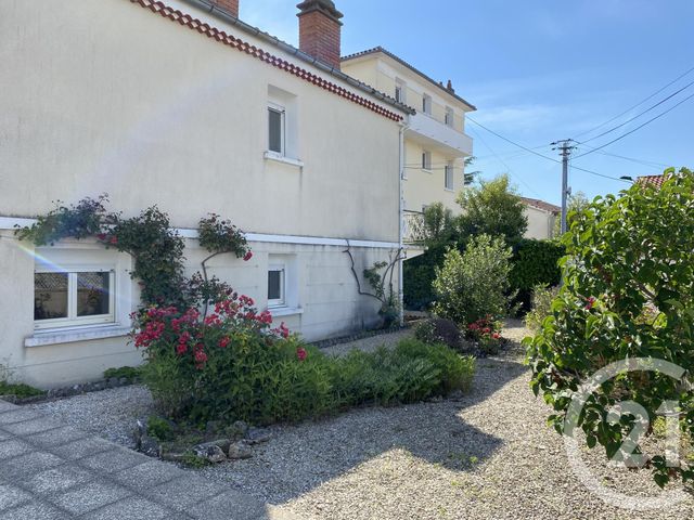 Maison &agrave; louer - 3 pi&egrave;ces - 76 m2 - Angouleme - 16 - POITOU-CHARENTES