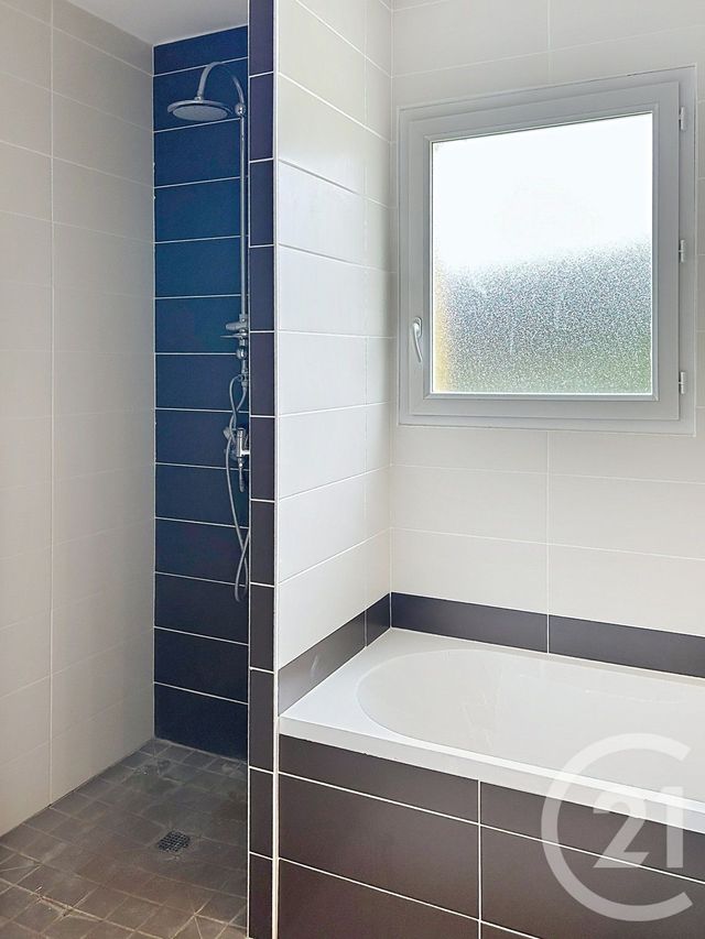 Maison &agrave; louer - 4 pi&egrave;ces - 98,48 m2 - Roullet St Estephe - 16 - POITOU-CHARENTES