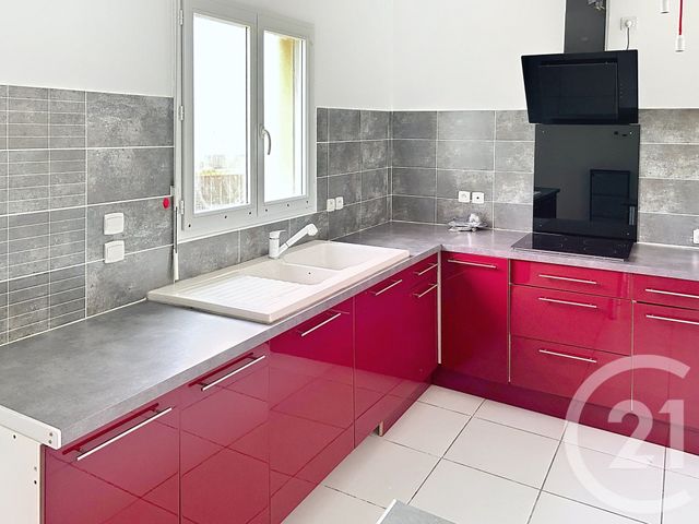 Maison &agrave; louer - 4 pi&egrave;ces - 98,48 m2 - Roullet St Estephe - 16 - POITOU-CHARENTES