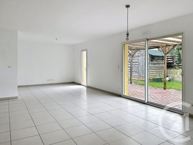 Maison &agrave; louer - 4 pi&egrave;ces - 98,48 m2 - Roullet St Estephe - 16 - POITOU-CHARENTES