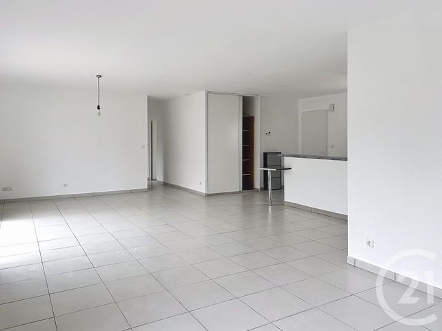 Maison &agrave; louer - 4 pi&egrave;ces - 98,48 m2 - Roullet St Estephe - 16 - POITOU-CHARENTES