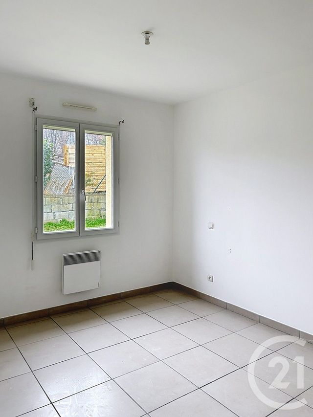 Maison &agrave; louer - 4 pi&egrave;ces - 98,48 m2 - Roullet St Estephe - 16 - POITOU-CHARENTES