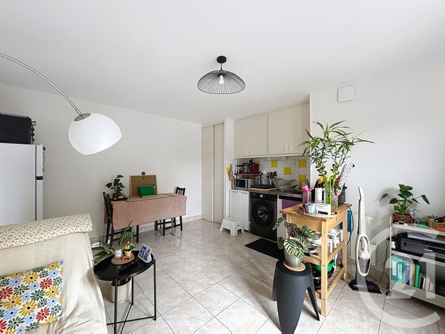 Appartement F2 &agrave; louer - 2 pi&egrave;ces - 32,08 m2 - St Michel - 16 - POITOU-CHARENTES