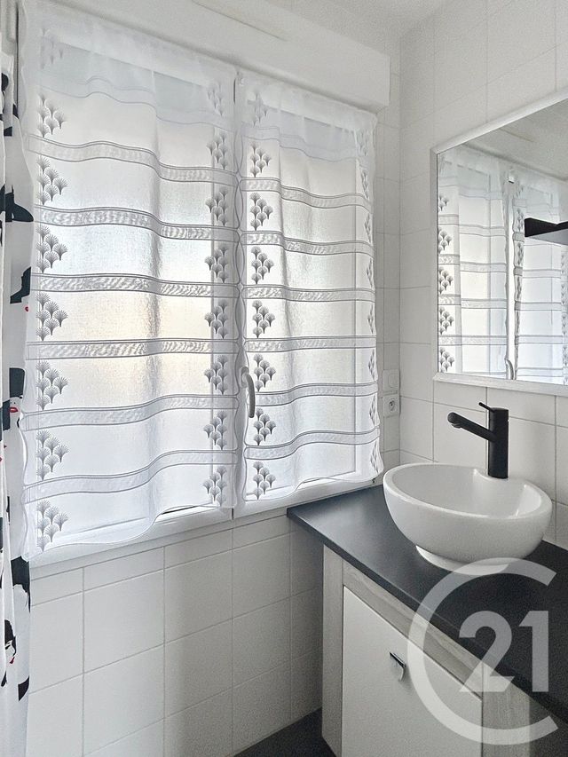 Appartement F2 &agrave; louer - 2 pi&egrave;ces - 27,43 m2 - Angouleme - 16 - POITOU-CHARENTES