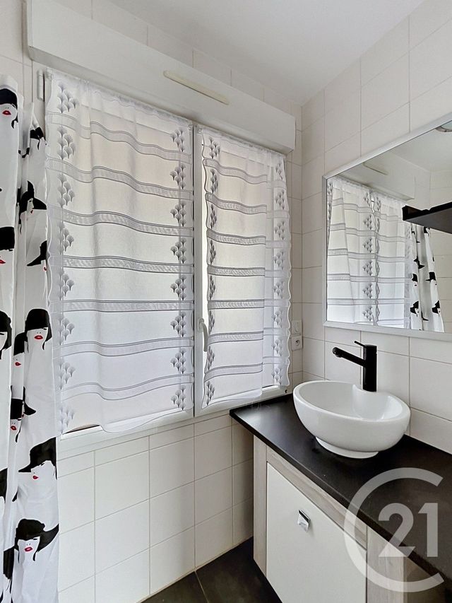 Appartement F2 &agrave; louer - 2 pi&egrave;ces - 27,43 m2 - Angouleme - 16 - POITOU-CHARENTES