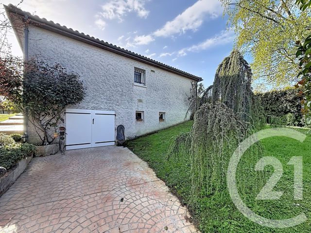 Maison &agrave; vendre - 5 pi&egrave;ces - 109,91 m2 - St Yrieix Sur Charente - 16 - POITOU-CHARENTES